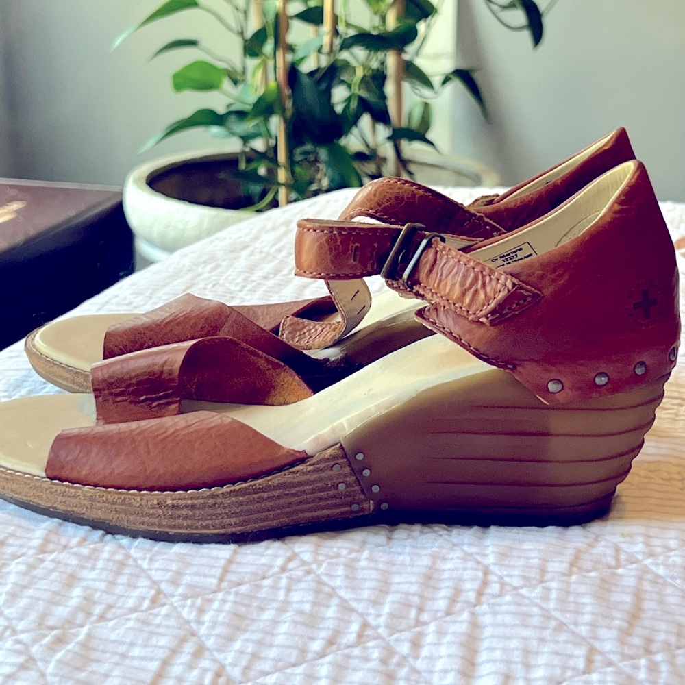 Dr. Martens women’s wedge sandal US 8